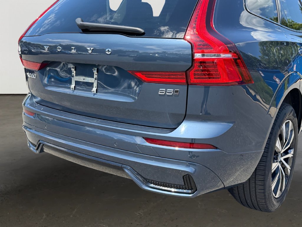 Certified 2024 Volvo XC60 B5 Plus w/ Climate Package AWD/4WD image 10