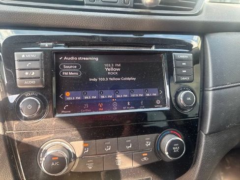 Used 2018 Nissan Rogue S AWD/4WD image 19