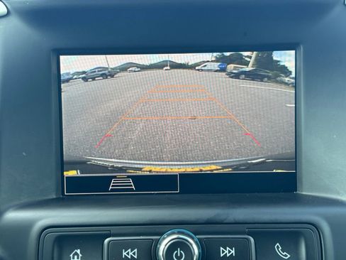 Used 2024 GMC Terrain SLE FWD image 25