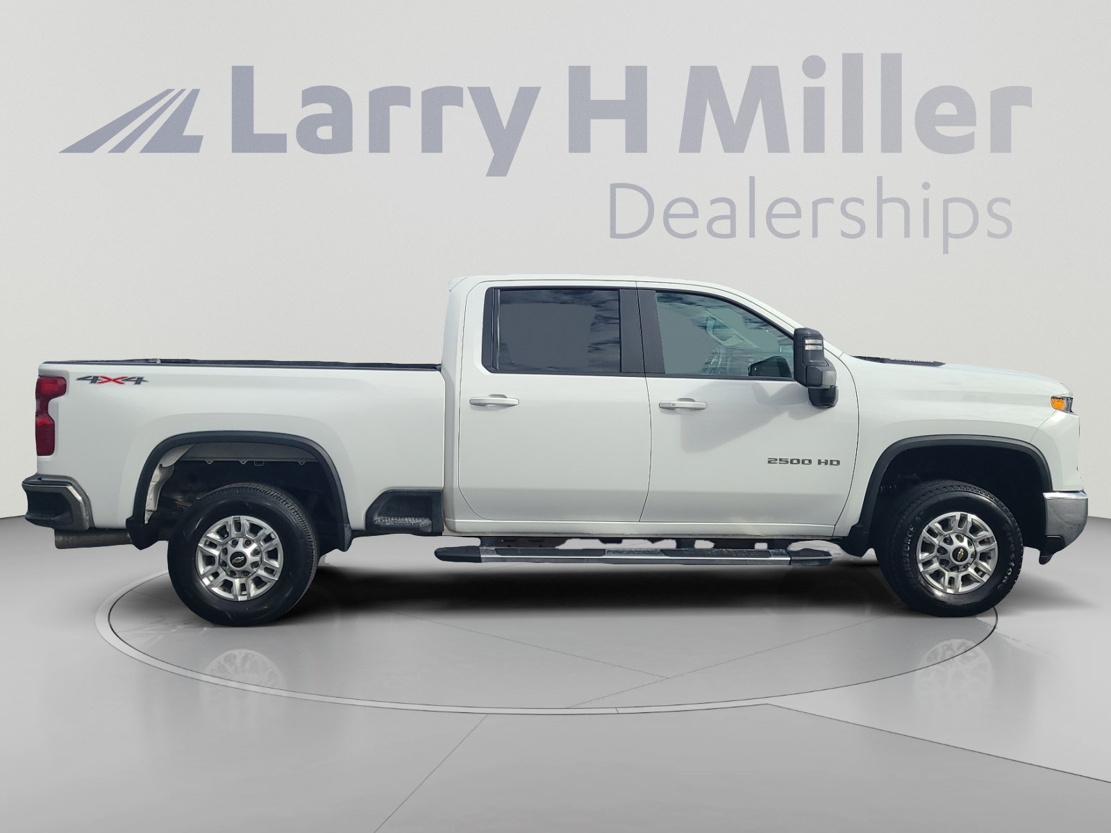 Used 2025 Chevrolet Silverado 2500 LT w/ Convenience Package AWD/4WD image 6