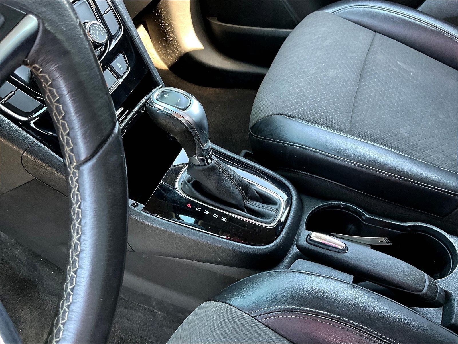 Used 2020 Buick Encore Preferred AWD/4WD image 17