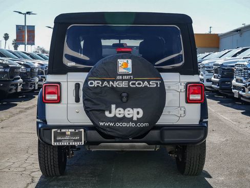 Used 2018 Jeep Wrangler Unlimited Sport S image 5