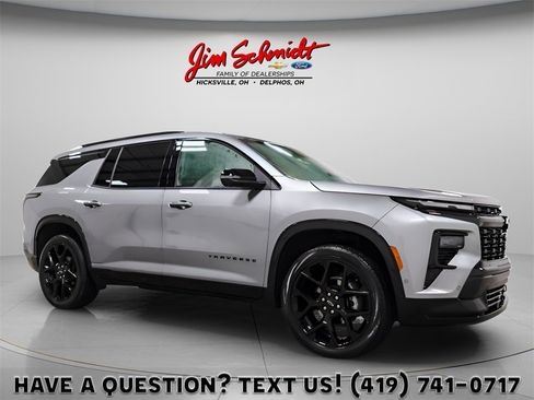 Used 2025 Chevrolet Traverse RS image 1