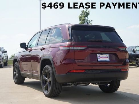 New 2025 Jeep Grand Cherokee Limited w/ Black Appearance Package image 6