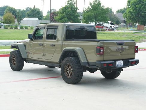 Used 2025 Jeep Gladiator Rubicon AWD/4WD image 3