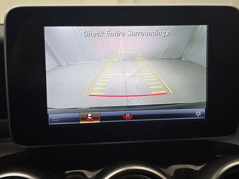 Used 2018 Mercedes-Benz GLC 300 4MATIC image 18