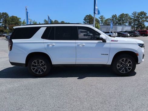 Used 2022 Chevrolet Tahoe Z71 w/ Luxury Package AWD/4WD image 2