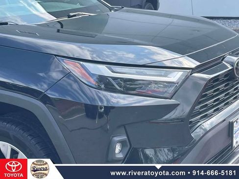Used 2022 Toyota RAV4 XLE Premium AWD/4WD image 11