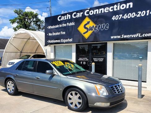 Used 2006 Cadillac DTS w/ Trunk Convenience Package image 5