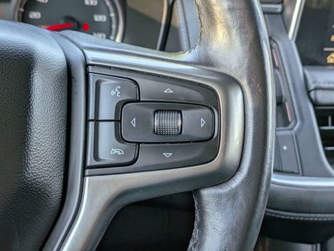 Used 2021 Chevrolet Suburban LT RWD image 21
