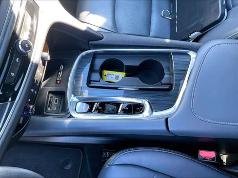 Used 2023 Buick Enclave Essence w/ Experience Buick Package image 20