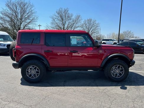 New 2025 Ford Bronco Badlands image 4