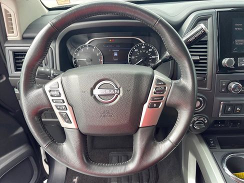 Used 2024 Nissan Titan SV w/ SV Convenience Package image 7