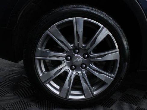 Used 2019 Cadillac XT4 Premium Luxury image 5