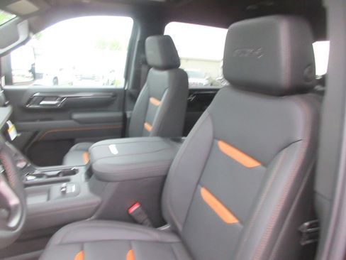 New 2026 GMC Sierra 2500 AT4 w/ AT4 Premium Plus Package AWD/4WD image 13