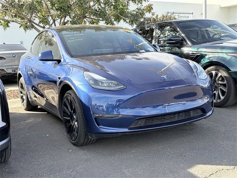 Used 2023 Tesla Model Y Long Range image 3