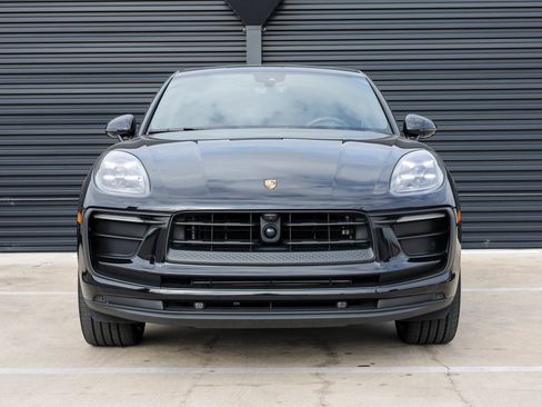 Certified 2024 Porsche Macan image 10