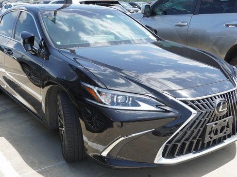 Used 2024 Lexus ES 350 w/ Premium Package FWD image 3