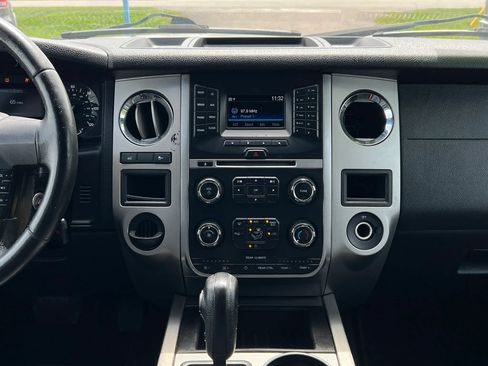 Used 2015 Ford Expedition XLT w/ Equipment Group 201A RWD image 21