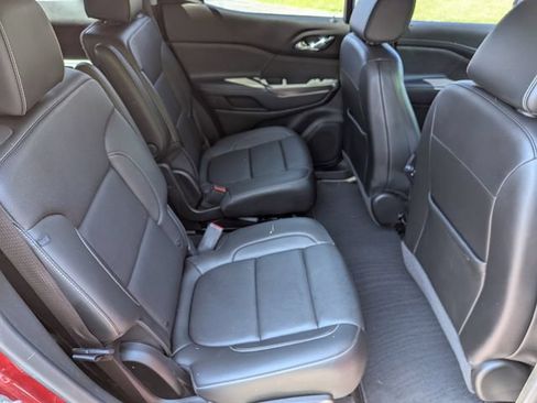 Used 2021 GMC Acadia SLT w/ Elevation Edition AWD/4WD image 21