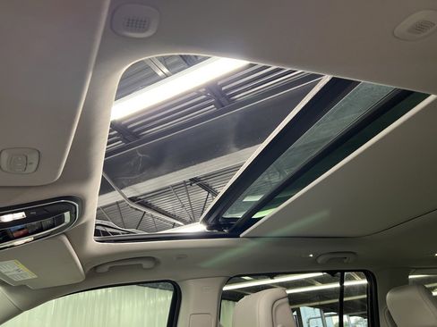 Used 2024 Jeep Wagoneer Series II w/ Convenience Group I image 25