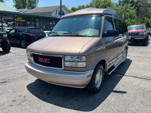 Used 1998 GMC Safari w/ Marketing Option Pkg 3 RWD image 2