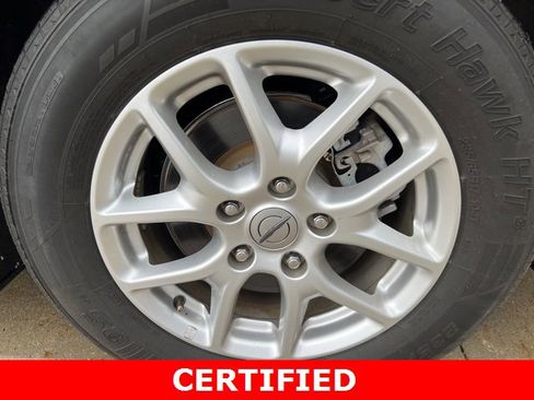 Certified 2022 Chrysler Pacifica Touring-L image 10