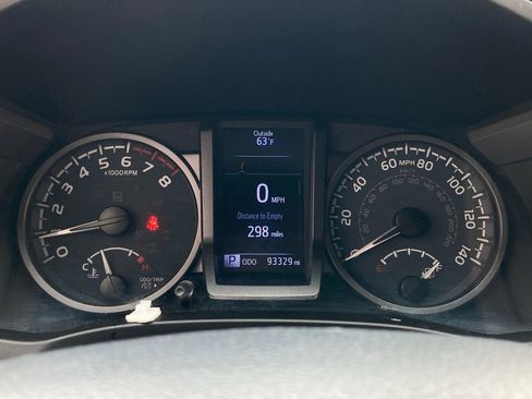 Used 2020 Toyota Tacoma TRD Sport w/ Technology Package RWD image 16