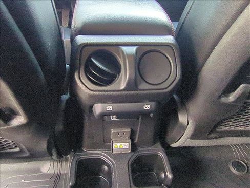 Used 2020 Jeep Gladiator Rubicon image 16