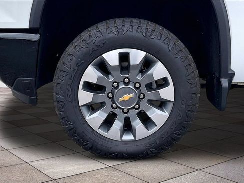 Used 2025 Chevrolet Silverado 2500 Custom w/ Custom Value Package AWD/4WD image 9