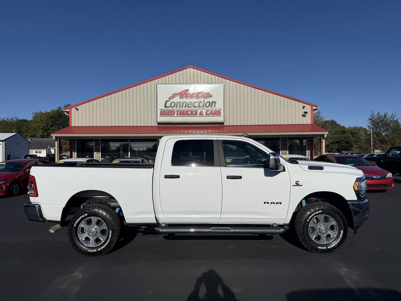 Used 2024 RAM 2500 Big Horn w/ Off Road Package AWD/4WD image 3