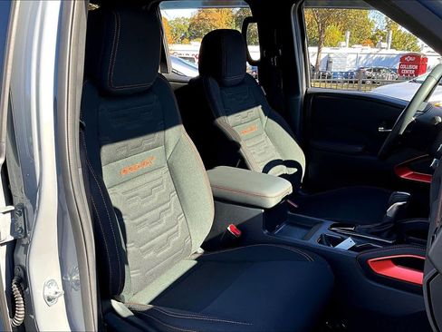 Used 2023 Nissan Frontier PRO-4X w/ Technology Package image 8