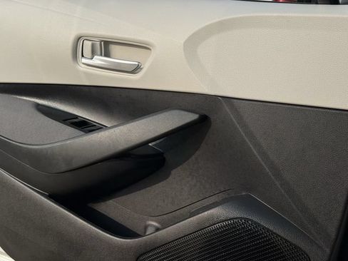 Used 2021 Toyota Corolla LE w/ Carpet Mat Package (TMS) FWD image 23