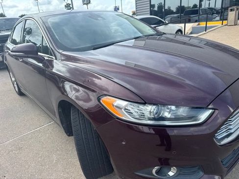 Used 2013 Ford Fusion SE FWD image 2