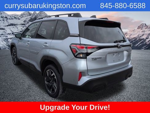 Used 2025 Subaru Forester Premium image 7