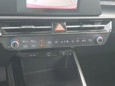 Used 2023 Kia Niro LX FWD image 23