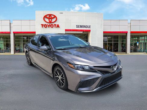 Used 2024 Toyota Camry SE FWD image 2