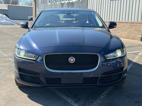 Used 2017 Jaguar XE Premium image 8