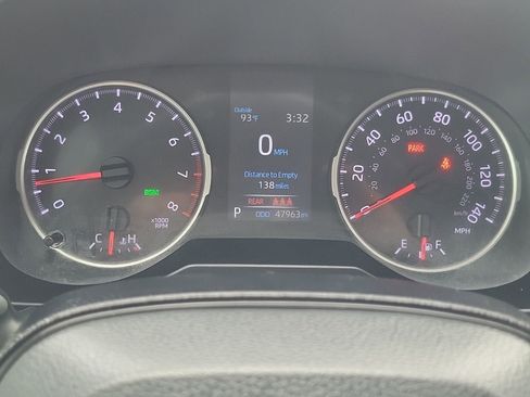 Used 2021 Toyota RAV4 XLE w/ Convenience Package FWD image 24