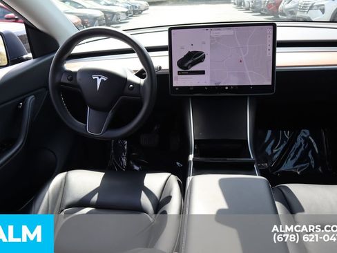 Used 2020 Tesla Model Y Long Range image 25