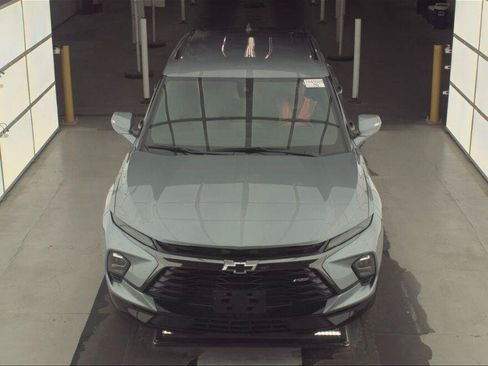 Used 2025 Chevrolet Blazer RS FWD image 8