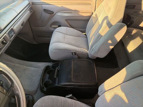 Used 1996 Ford Bronco XLT image 35