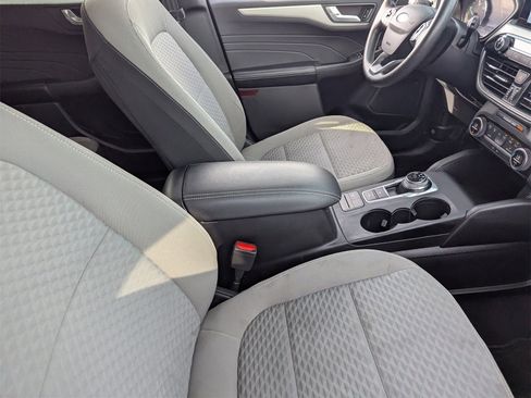 Used 2021 Ford Escape SE w/ SE Sport Appearance Package image 11