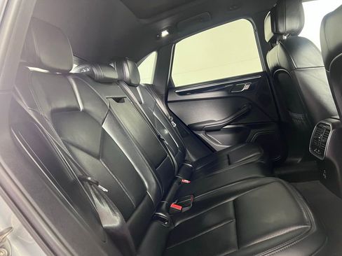 Certified 2024 Porsche Macan image 26