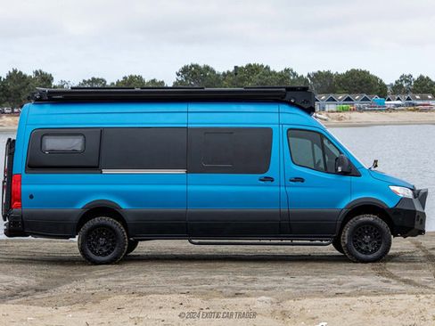 Used 2021 Mercedes-Benz Sprinter 2500 image 9