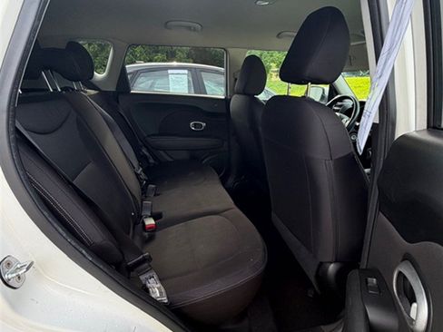 Used 2016 Kia Soul FWD image 6