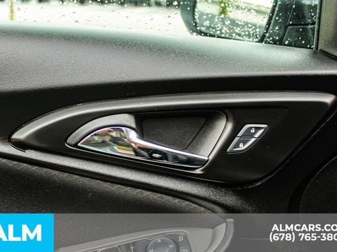 Used 2025 Chevrolet Malibu LT FWD image 38