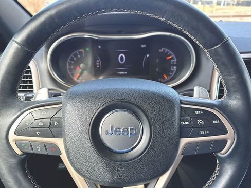 Used 2017 Jeep Grand Cherokee Limited image 11