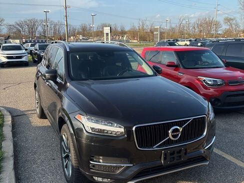 Used 2019 Volvo XC90 T6 Momentum image 9