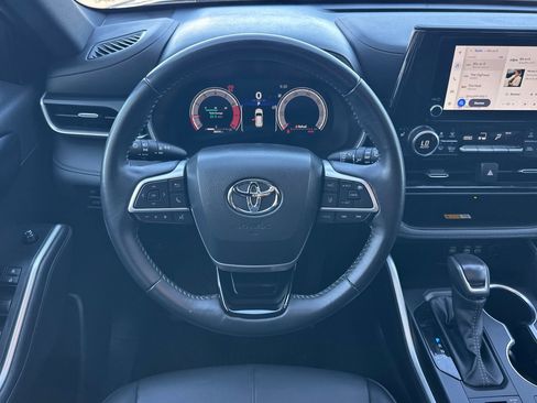 Certified 2025 Toyota Highlander XSE AWD/4WD image 14